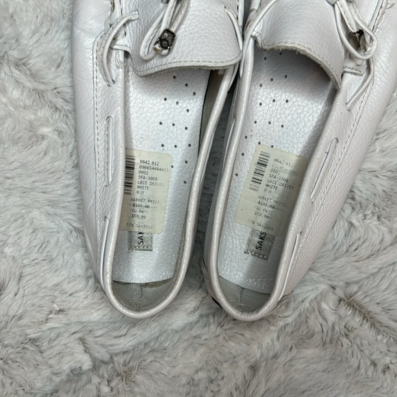 Saks Fifth Avenue Women’s white Leather Driving Mocassin Loafers Brazil Size 9B - Picture 3 of 5